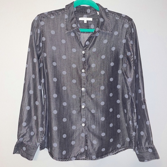 Foxcroft Tops - EUC Foxcroft Shaped Polka Dot Button Down Shirt 8P